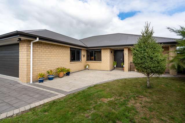 Solid Home with Senic Setting