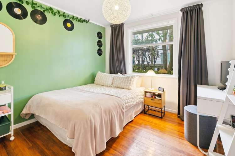 36 Lynda Avenue Paparangi_13