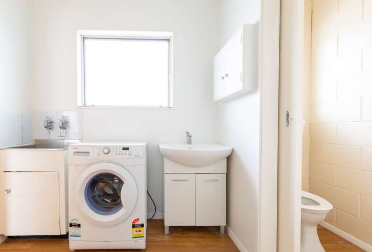 2/13 Derby Street Stoke_10