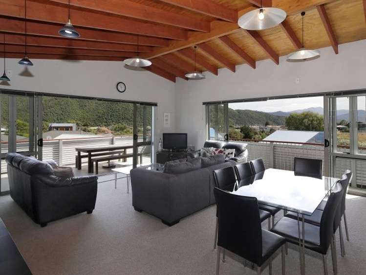 80 Moana View Road Waikawa_13