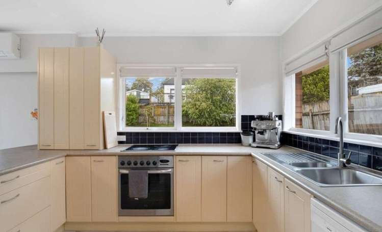 2/8 Wykeham Place 10878_6