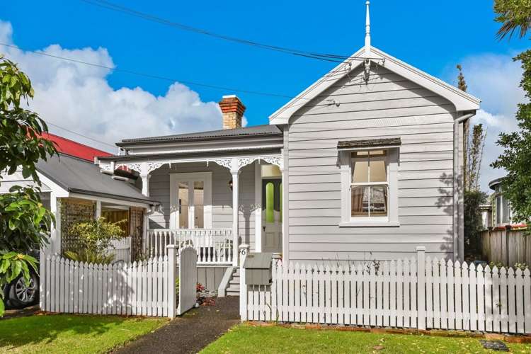 6 Kapai Road Devonport_24