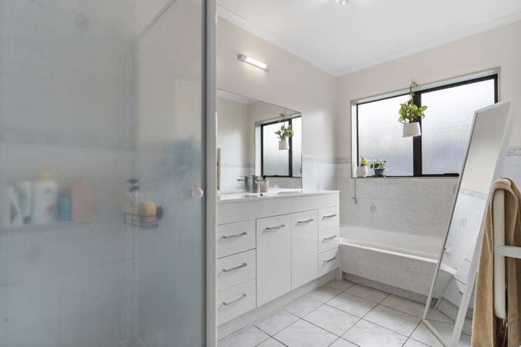 14 Flora Place Wattle Downs_8