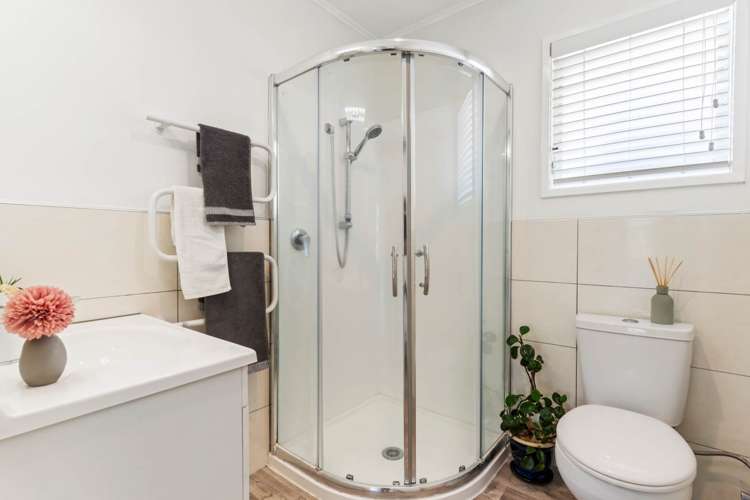 1/6 Kororo Street Northcote_6