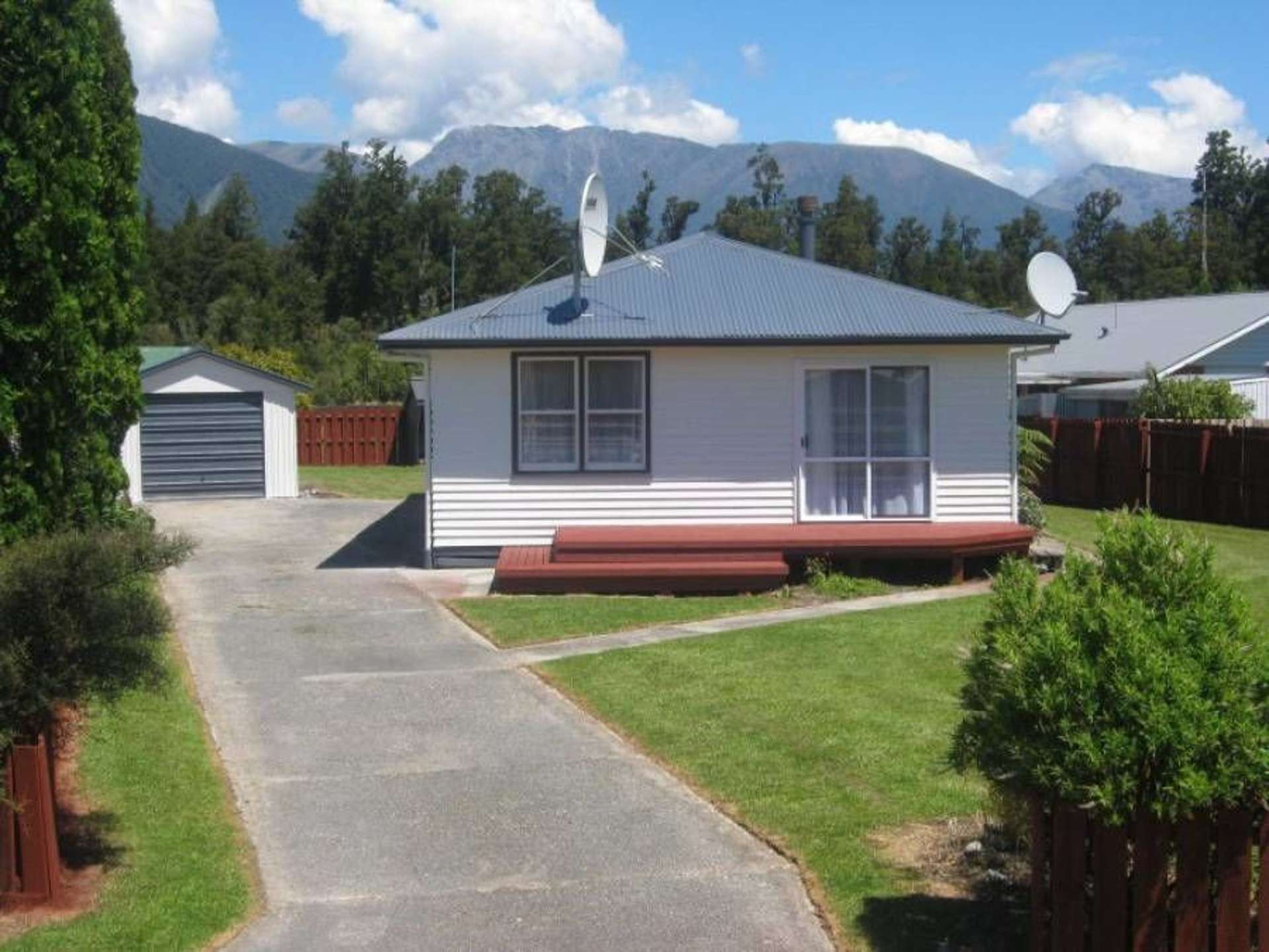 16 Pauareka Road Haast_0