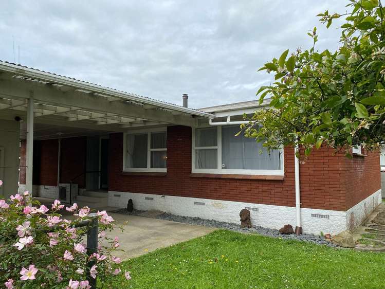 8 Carlson Crescent Silverdale_24