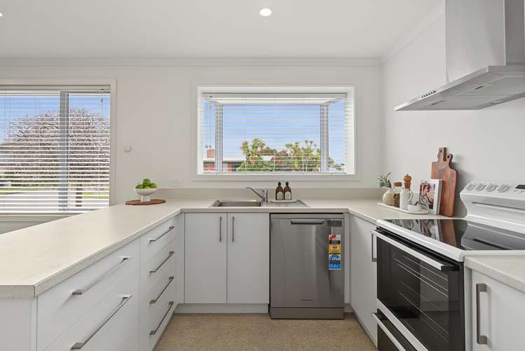 128 Derwent Crescent_3