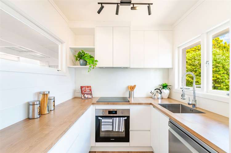 1 Thompson Place Cable Bay_5