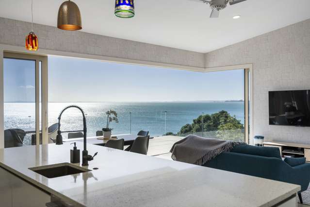 16 Crispe Road Clarks Beach_2