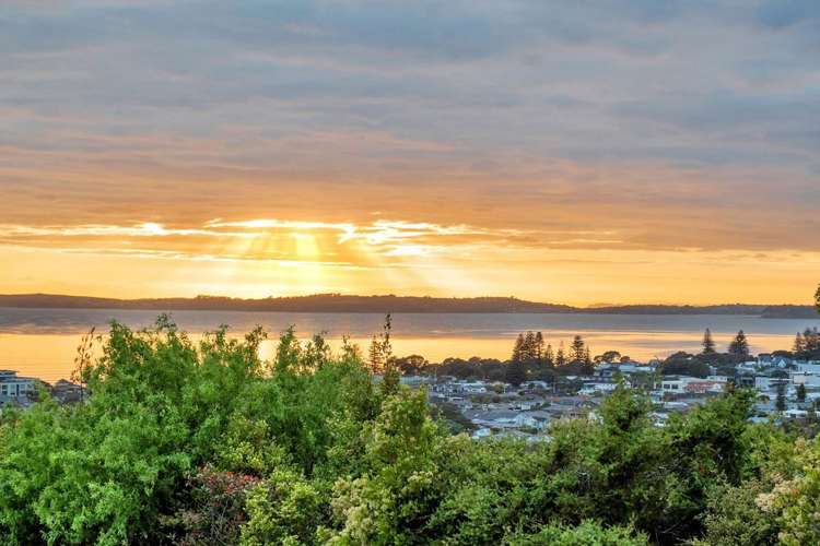 83 West Hoe Heights Orewa_11