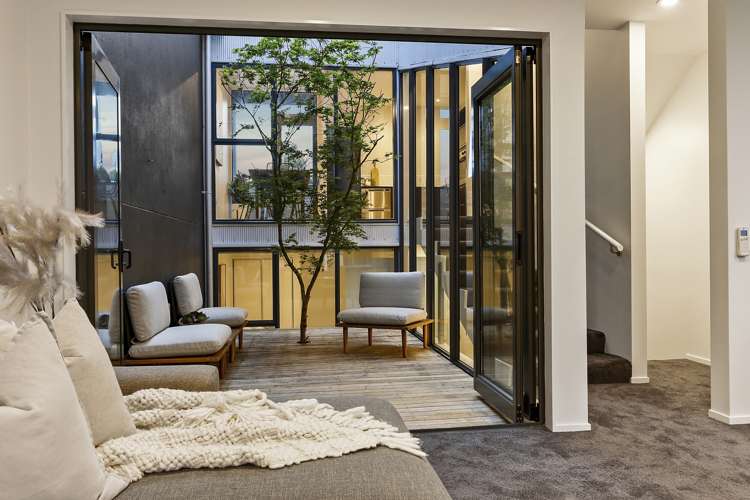 86 Fisher-Point Drive Auckland Central_18