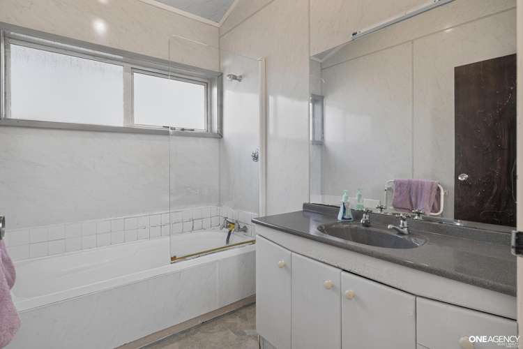 129 Gloaming Hill Titahi Bay_15