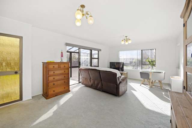 1/8 Mannering Place Hillcrest_4