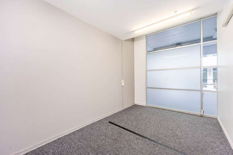 Unit 8/145 Quay Street City Centre_13