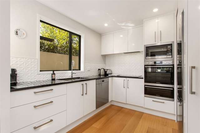 2/124 Leinster Road Merivale_4