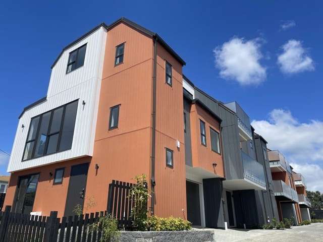 New Lynn, 4 bedrooms, 3 bathrooms