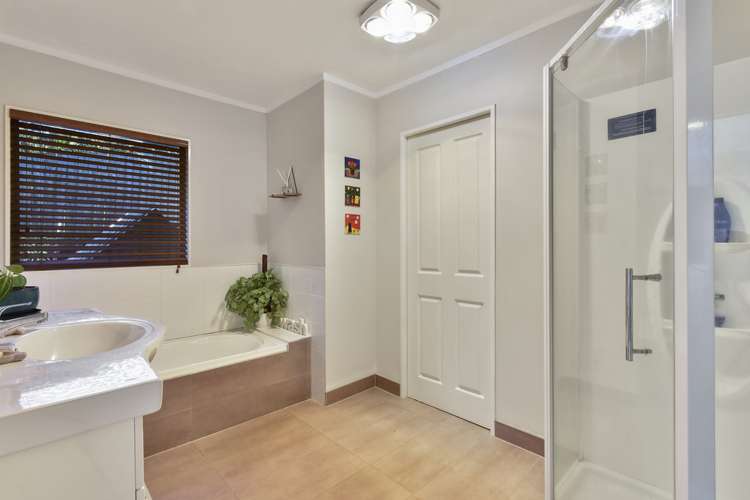 23 Silkwood Grove Totara Heights_11