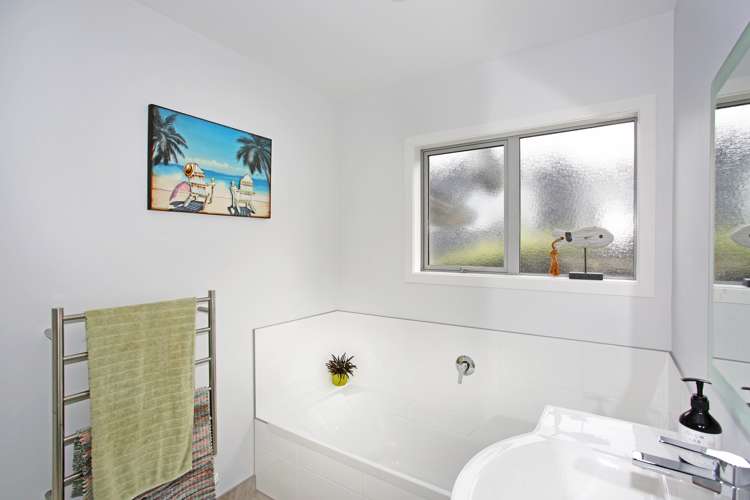 8 Stockyard Crescent Pukekohe_18