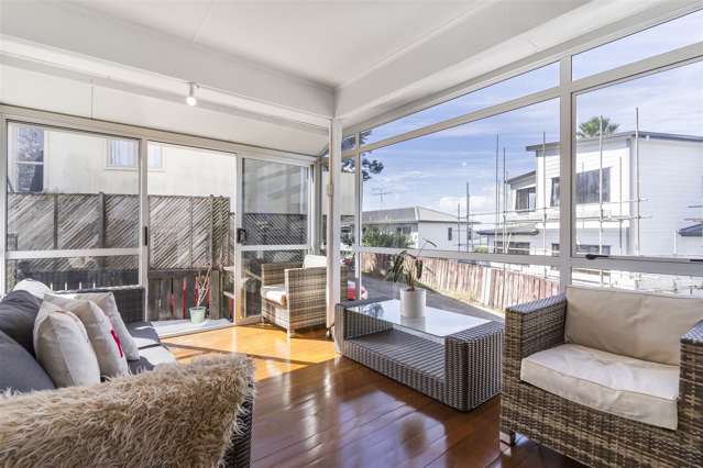 1/24 Athena Drive Totara Vale_4