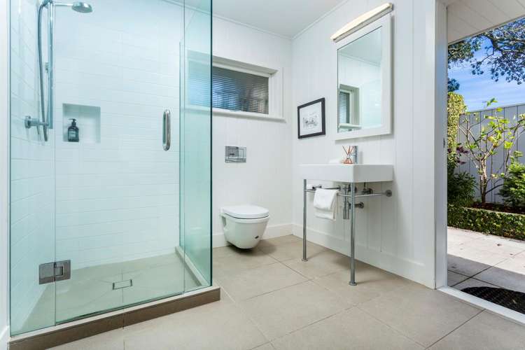 24 Hamana Street Narrow Neck_37