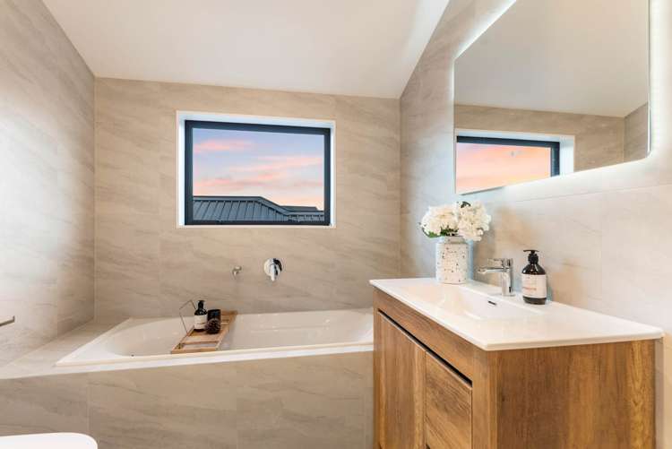 9 Louisa Lane Wainui_12