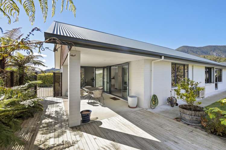 5 Whitby Close Waikawa_11