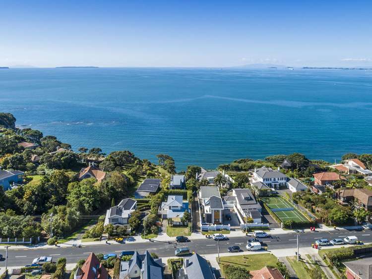 167 Beach Road Castor Bay_1