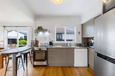 28 Coronation Road_2