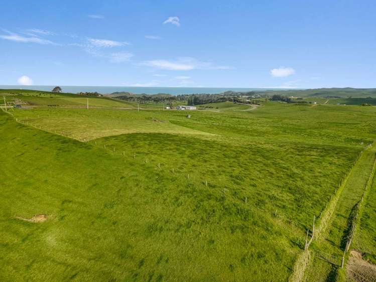 177 Rehutai Road Baylys Beach_12