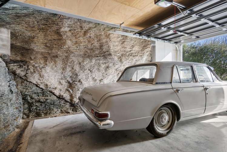 240 Peninsula Road Kelvin Heights_21