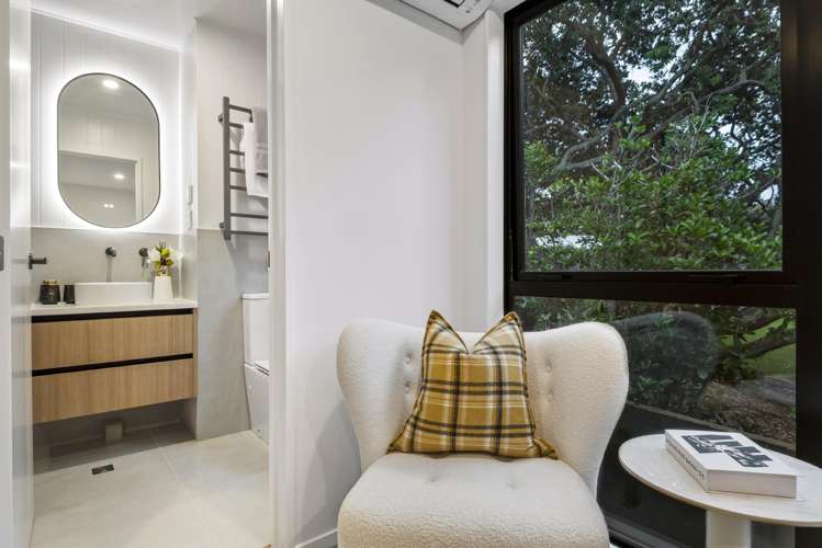 16-18 Handley Avenue Narrow Neck_12