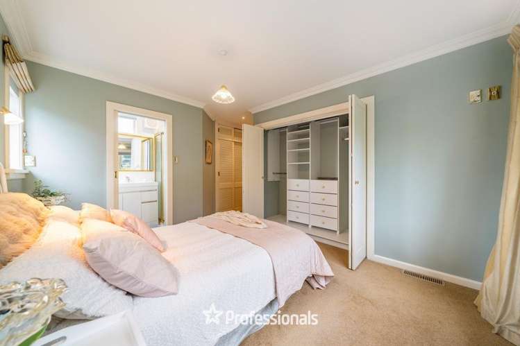 8 Willoughby Street Woburn_13