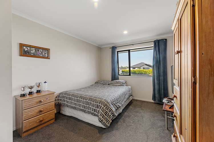 1 Hurricane Way Burleigh_14