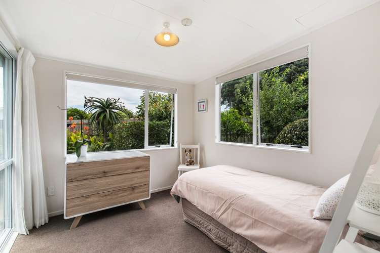 33a Coral Crescent Panmure_10