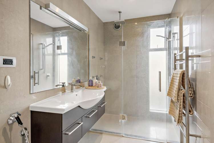 11 Hoskins Avenue Hillsborough_16