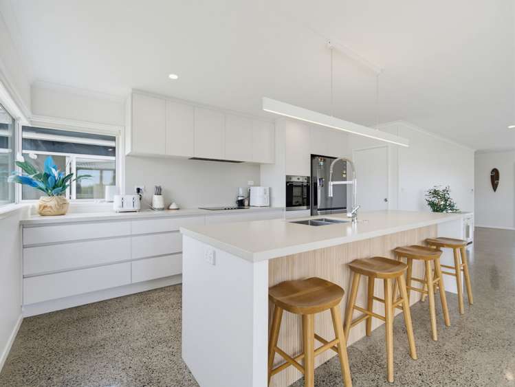 14 Piripai Rise Coastlands_11