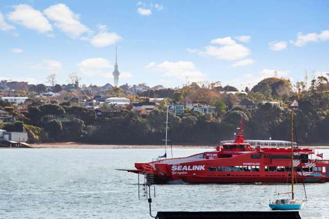 2/4 Morrow Avenue Bucklands Beach_3