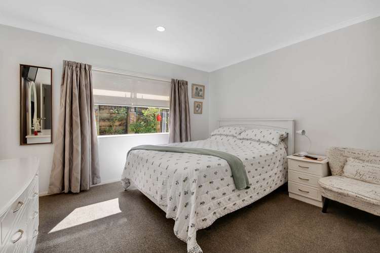 18 Chesterfield Way Orewa_14