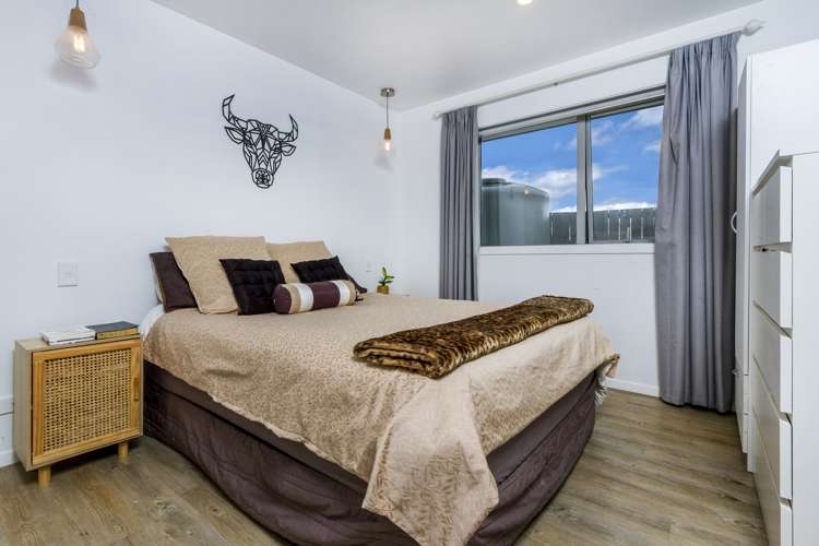 850 East Coast Road Oteha_17