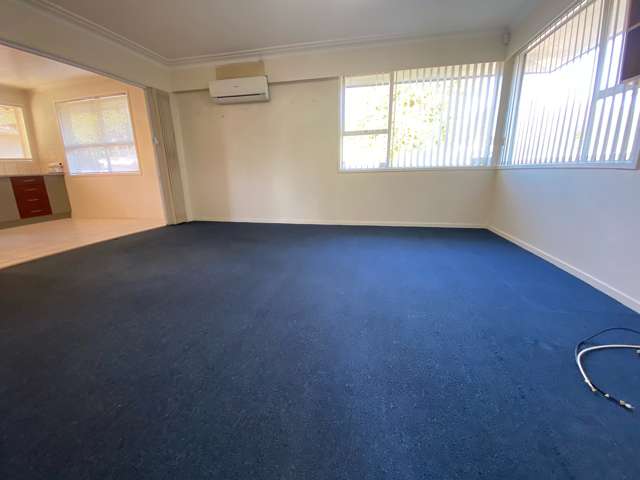 1/28 Royal View Road Te Atatu South_2