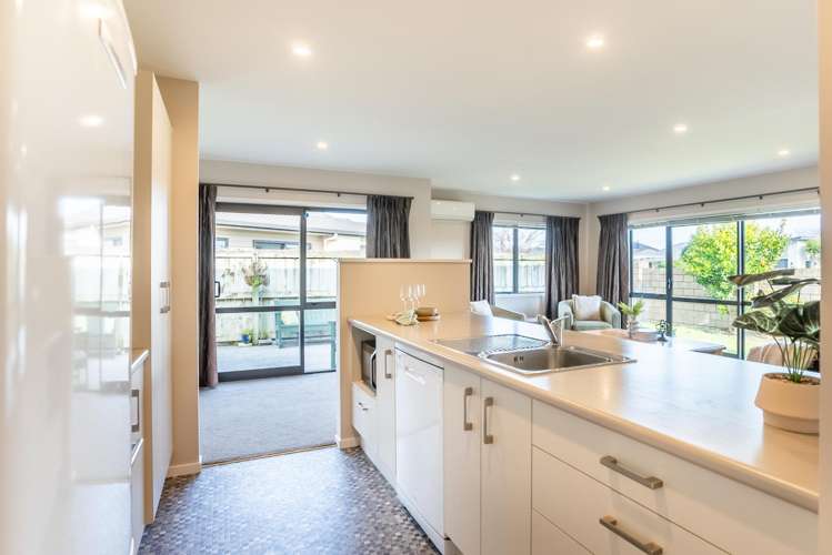 5/3 Georgia Grove Paraparaumu_9