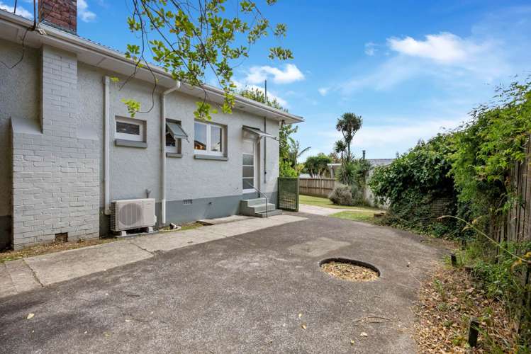 5 Riro Street Point Chevalier_18