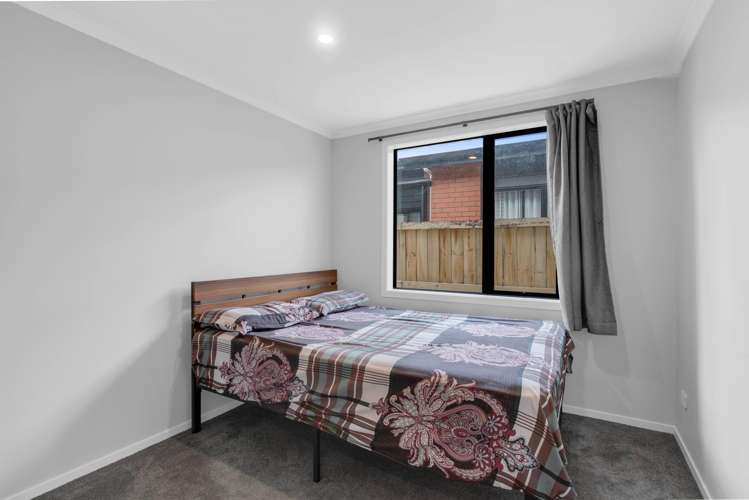 2/4 Tiro Place Rototuna North_11