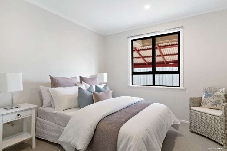 15 Royal View Road Te Atatu South_11