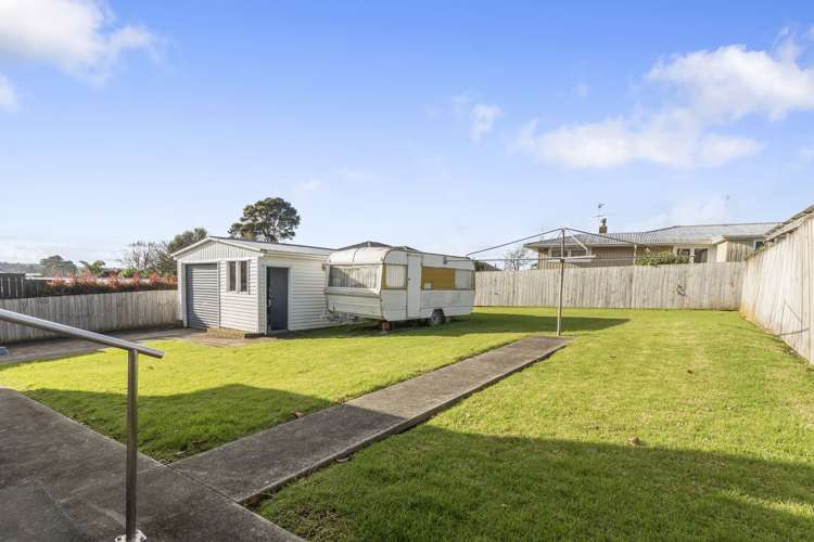 127 Flanshaw Road Te Atatu South_7