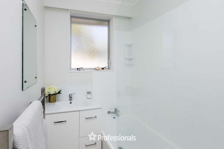 7 Garth Lane Maoribank_9