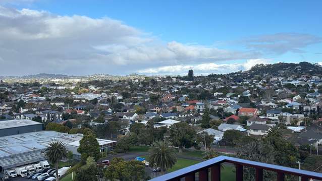 805/2B Te Ara Taurapa Point Chevalier_3