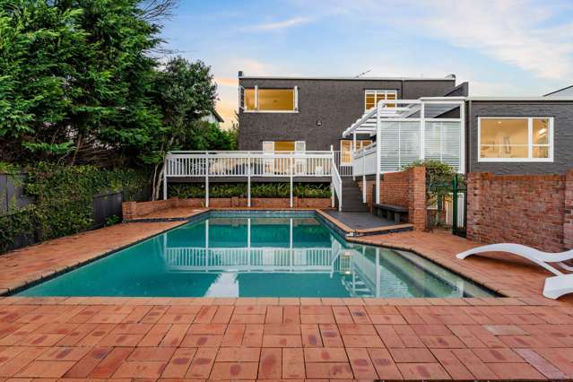 IMAGINE & REAP ON VICTORIA - 1,362sqm DGZ STUNNER