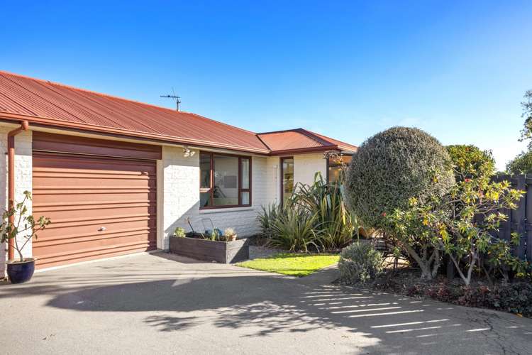 2/57 Reynolds Avenue_0