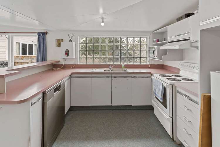 1 Moore Avenue Tawhero_7